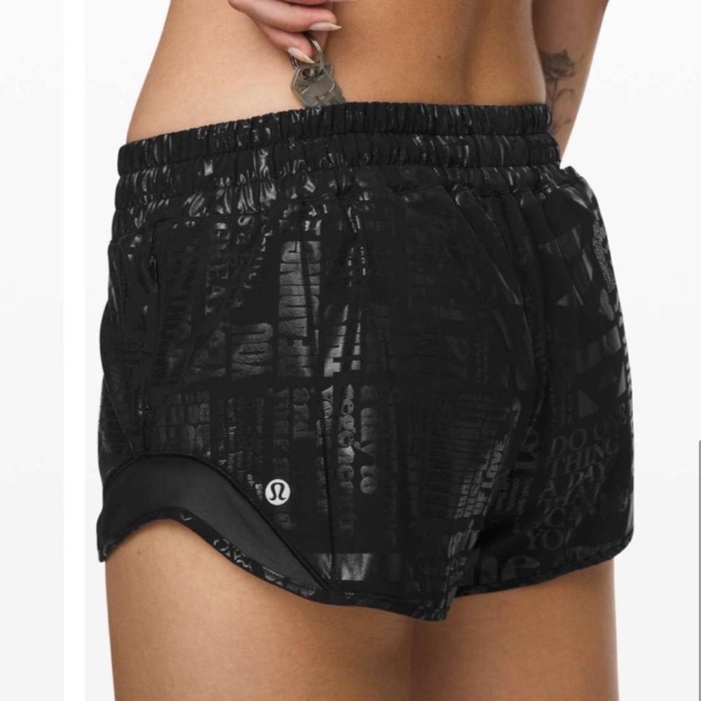Lululemon graphic Hotty hots